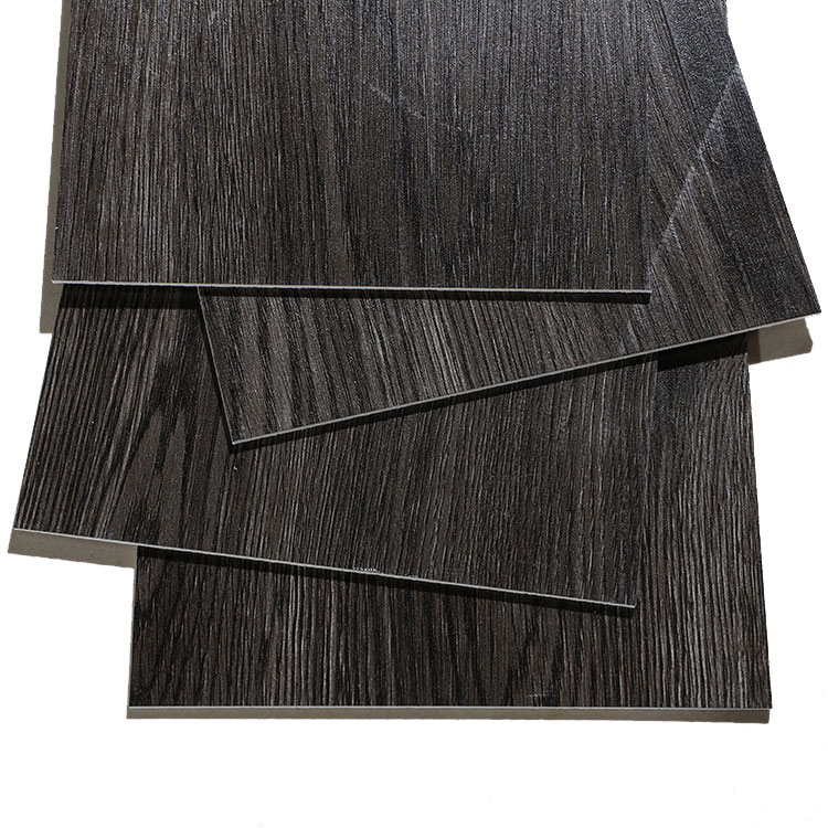 楼梯用黑色仿砖纹 LVT 地板