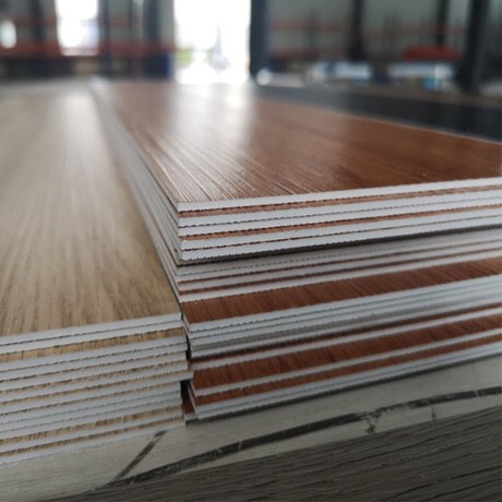 胶贴式木纹 LVT 乙烯基地砖 PVC 地板
